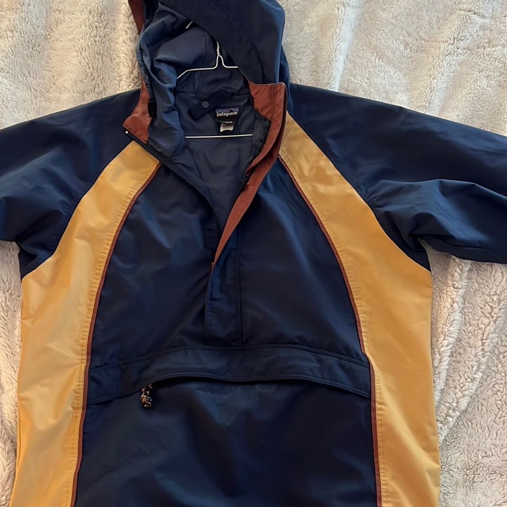 Kids Patagonia pullover jacket